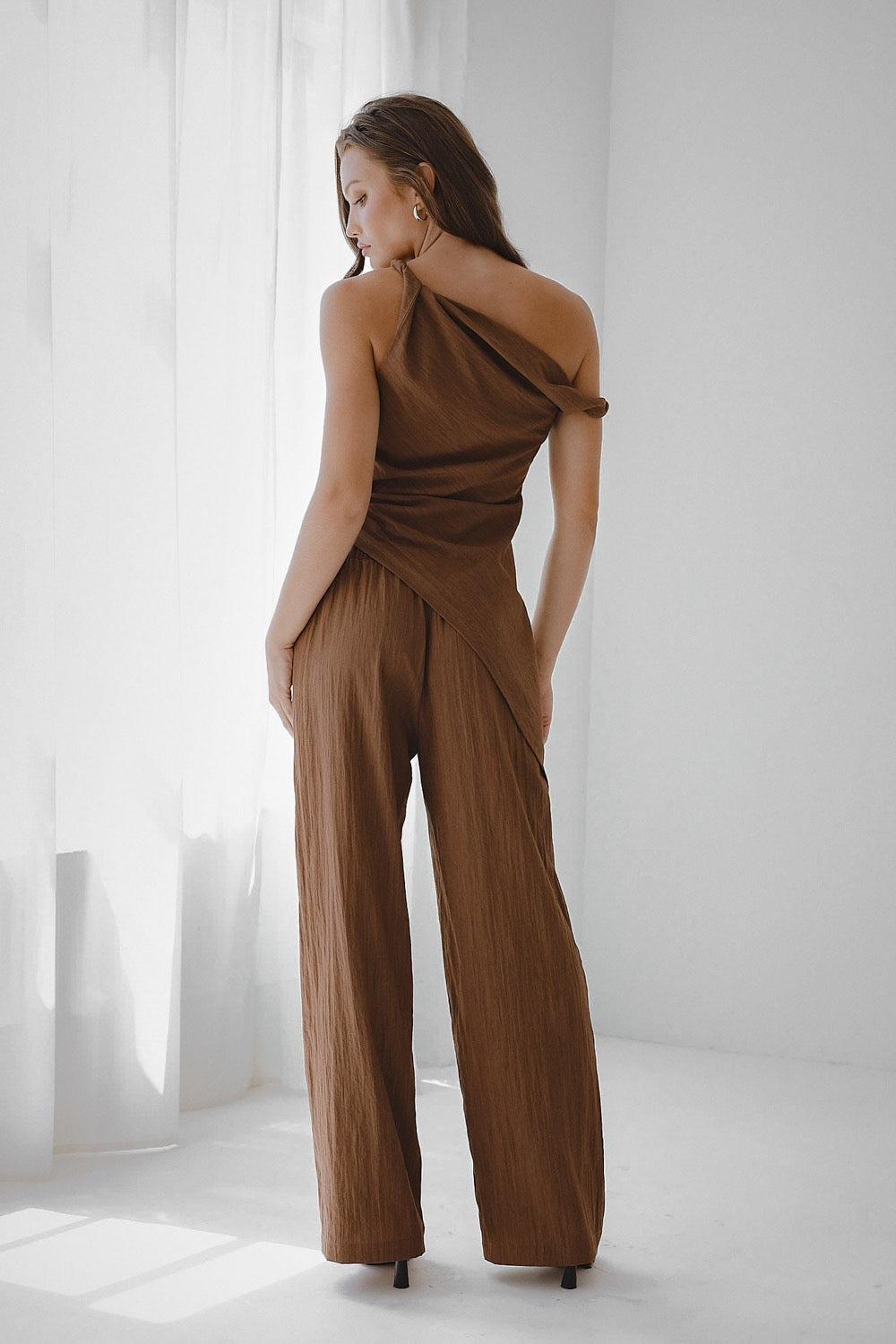 Asymmetrical neck one shoulder brown Set
