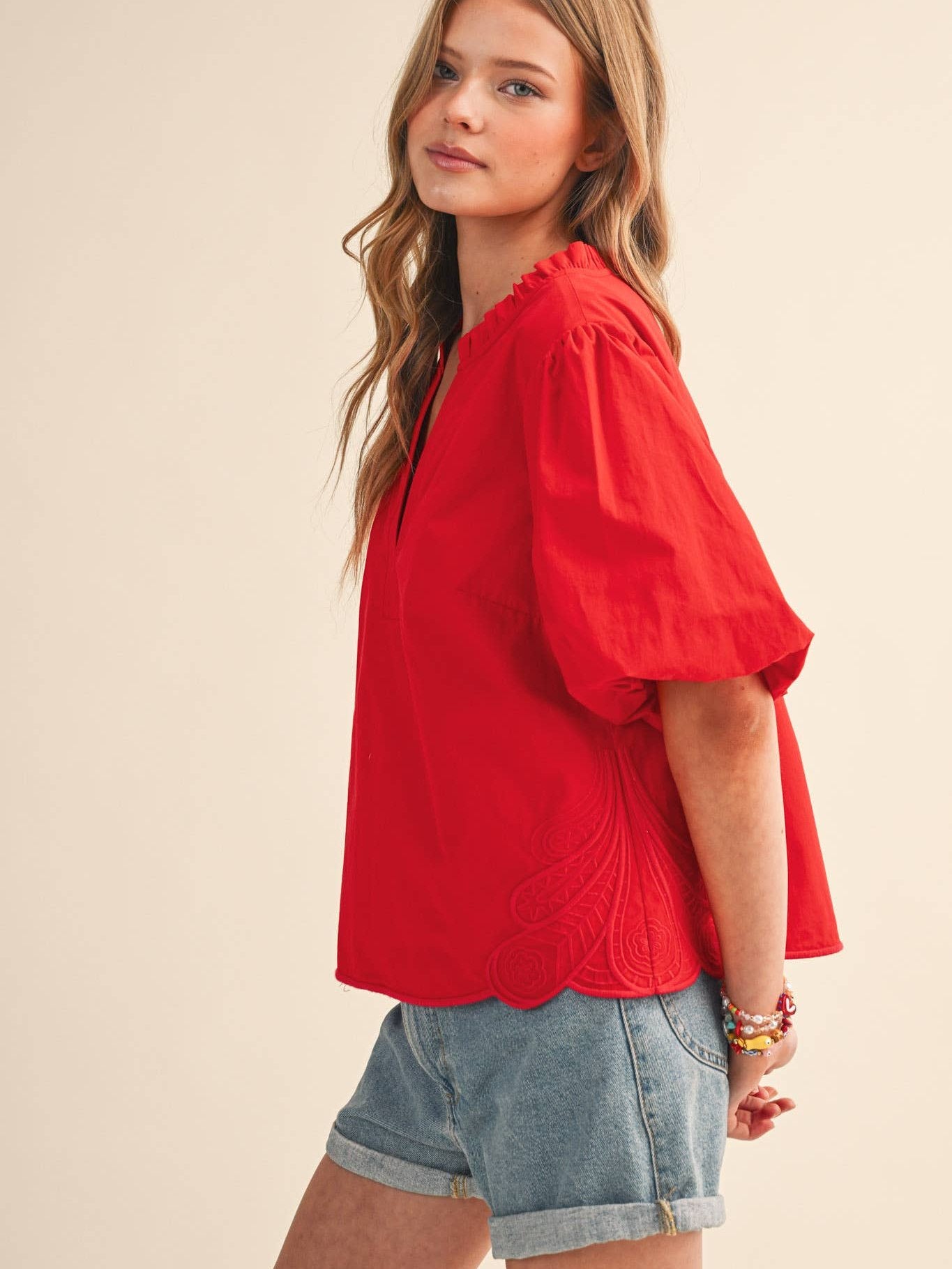 BUBBLE SLEEVE TOP WITH SIDE EMBROIDERY