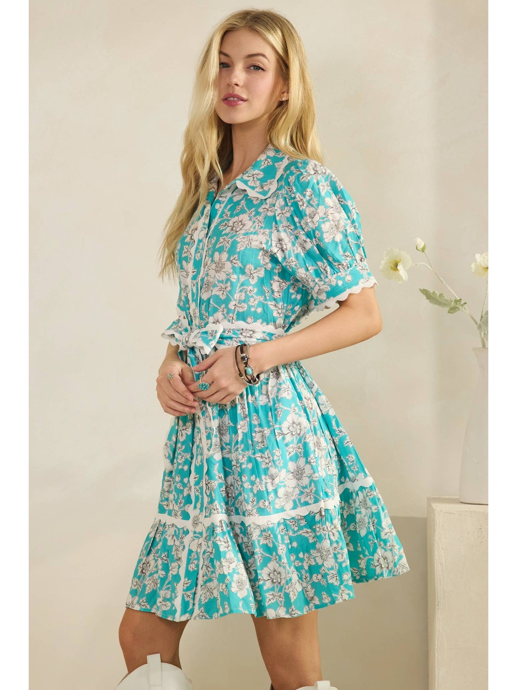 VINTAGE FLORAL SCALLOPED MINI DRESS
