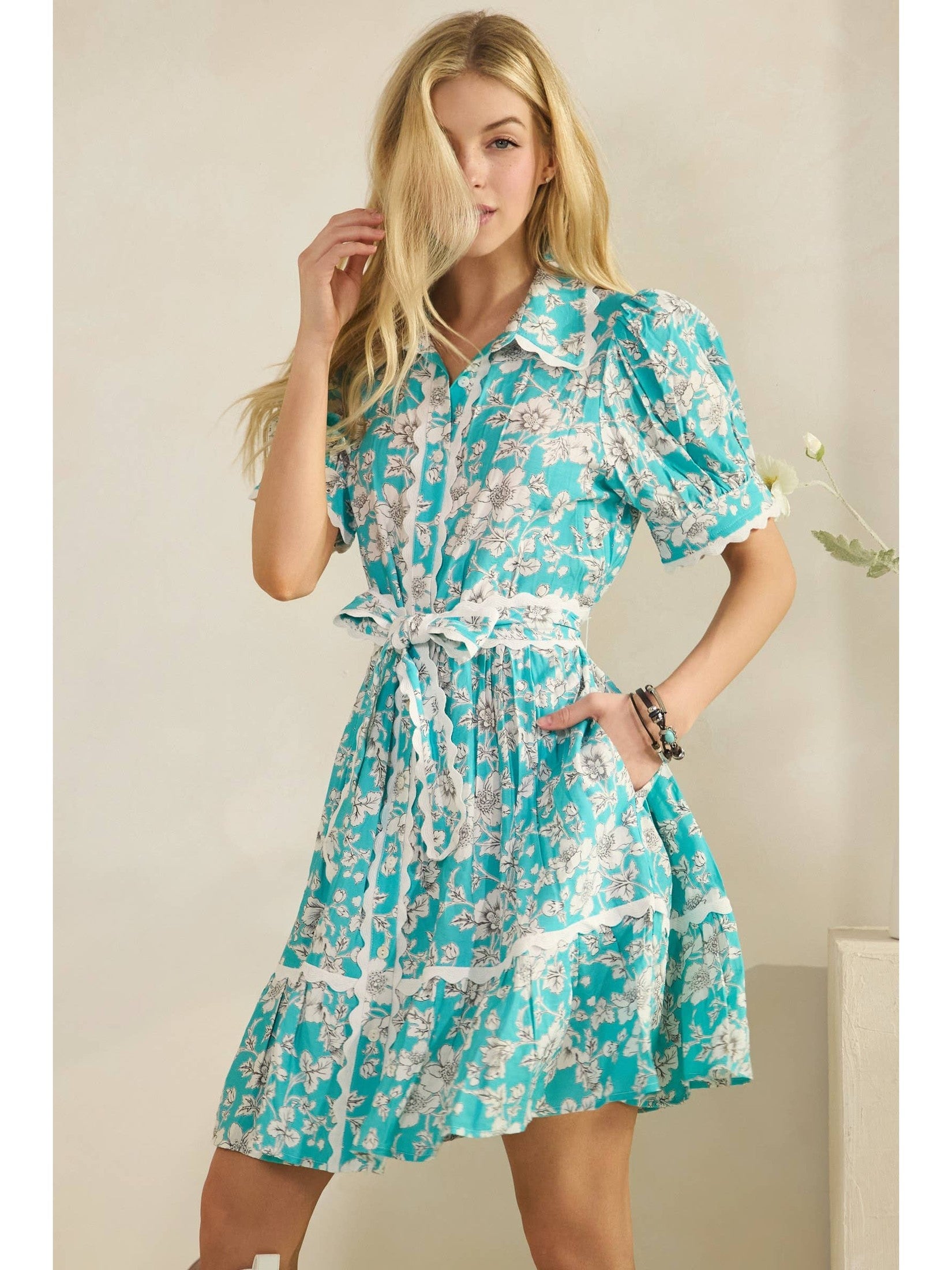 VINTAGE FLORAL SCALLOPED MINI DRESS