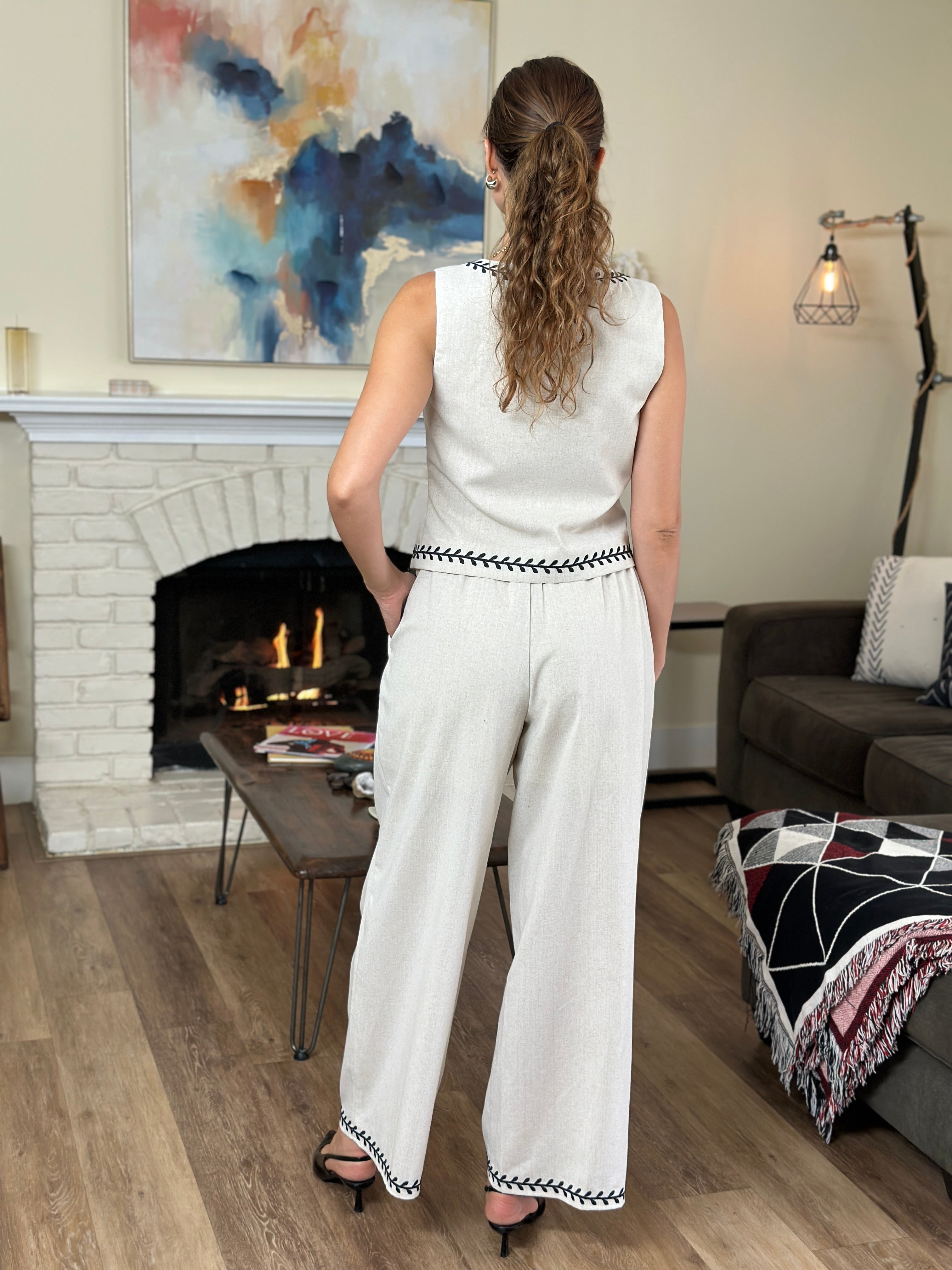 Betina embroidered linen set