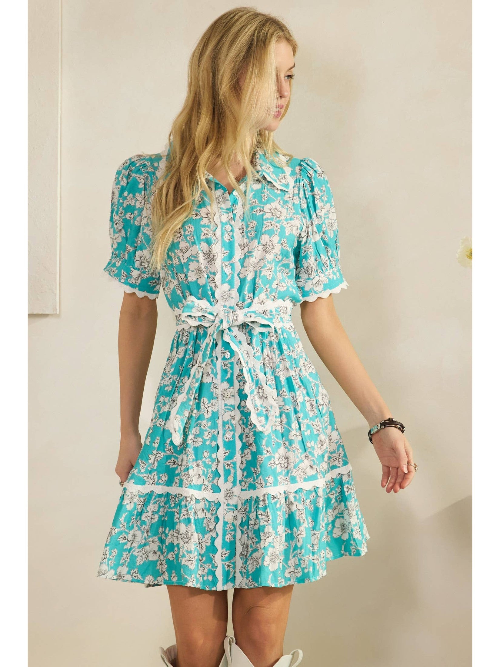 VINTAGE FLORAL SCALLOPED MINI DRESS