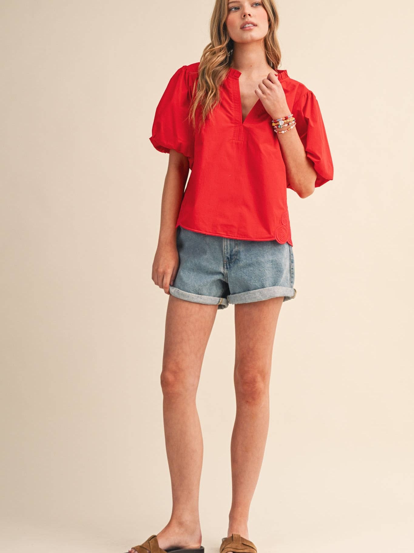 BUBBLE SLEEVE TOP WITH SIDE EMBROIDERY