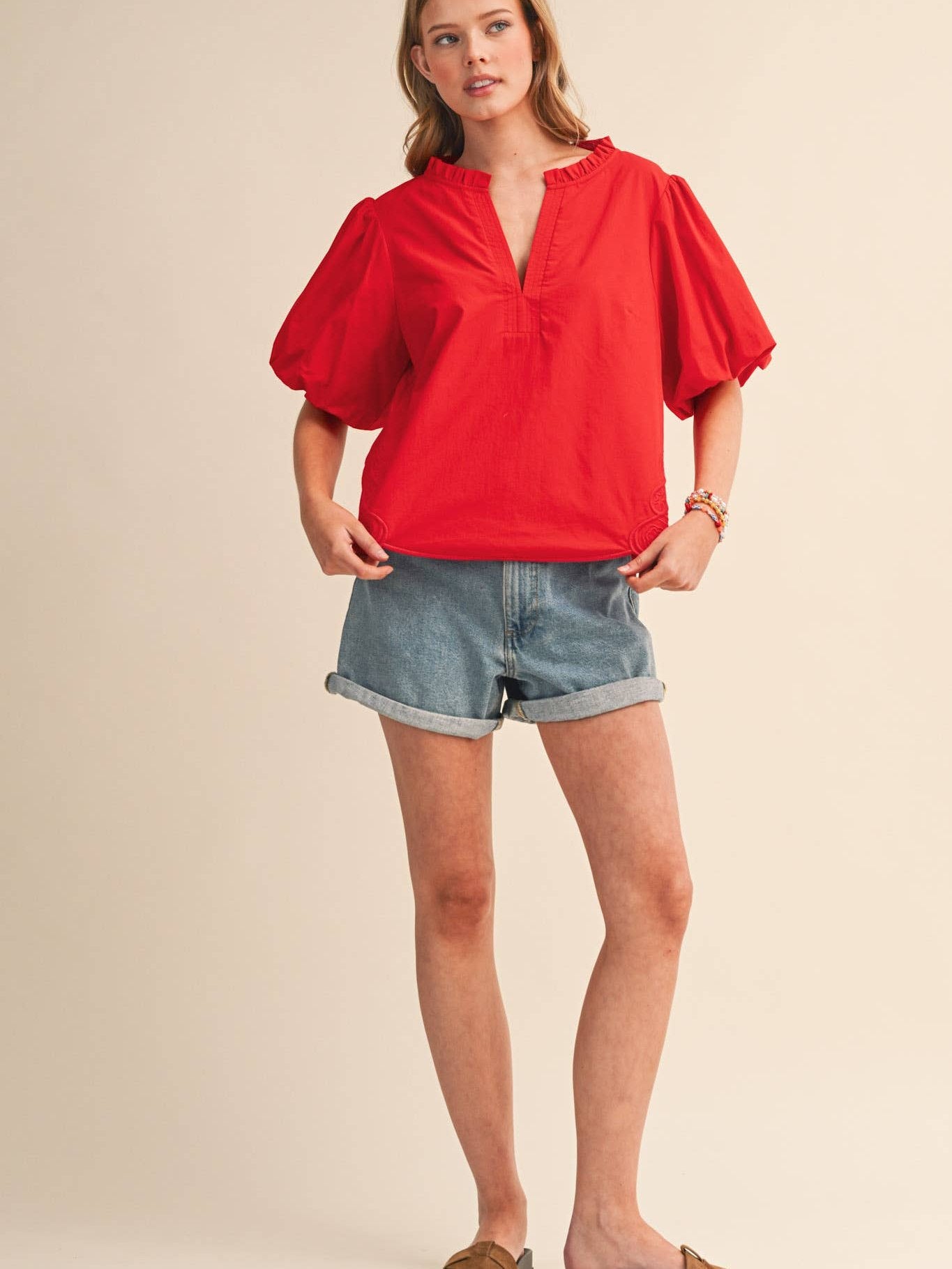 BUBBLE SLEEVE TOP WITH SIDE EMBROIDERY