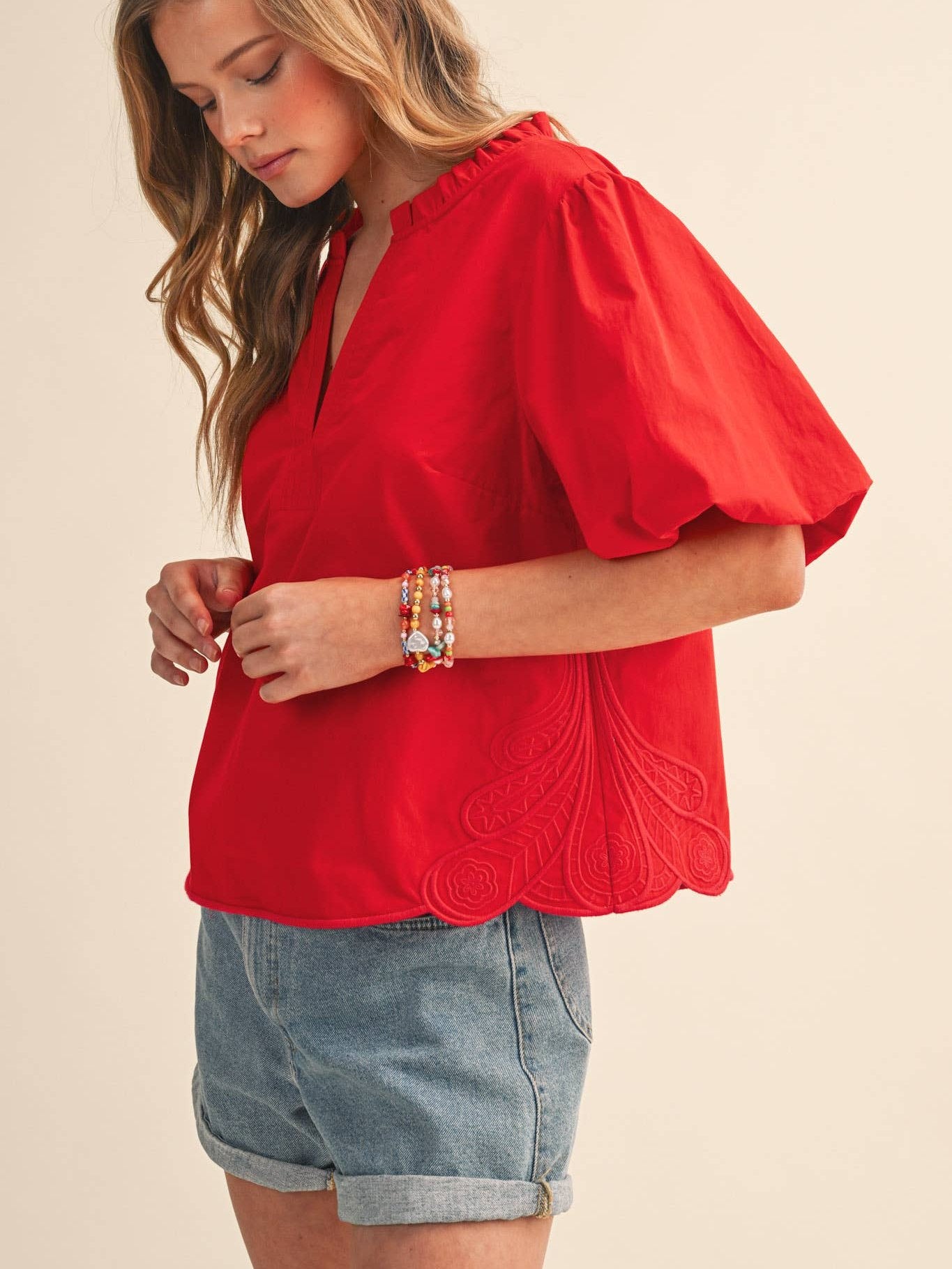 BUBBLE SLEEVE TOP WITH SIDE EMBROIDERY